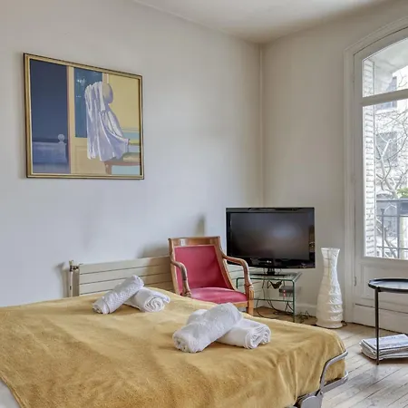 Classic & Charming Parisian Flat - Luxury 16th * Parigi