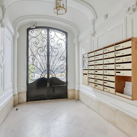 Classic & Charming Parisian Flat - Luxury 16th Appartamento