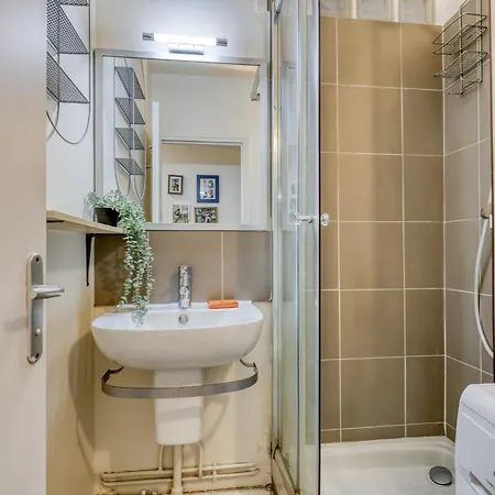 Classic & Charming Parisian Flat - Luxury 16th * Parigi